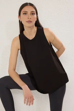 Trendyol Schwarzes Sport-strickoberteil/bluse Mit Rückenschlitz Aus Mikrogewebe für Damen - XS