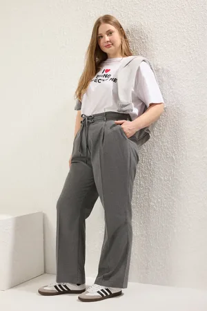 Trendyol Graue, Plissierte, Gewebte Hose Mit Schnürung In Übergröße für Damen - 50