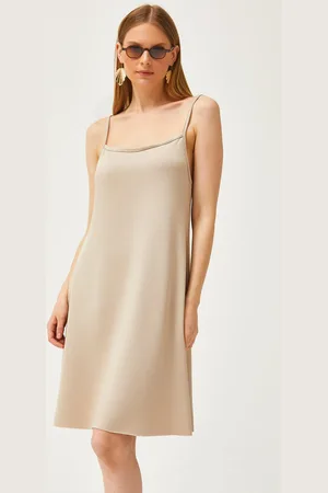 Olalook Beigefarbenes Ausgestelltes Kleid Mit Dünnen Trägern Und Weicher Struktur Und Kristallen für Damen - L