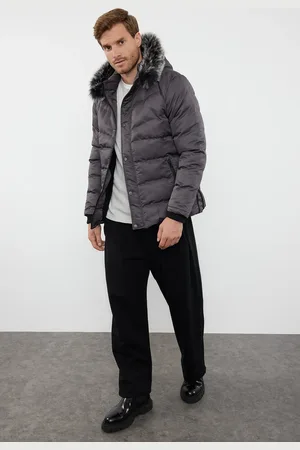 Trendyol Graue Daunenjacke – Mit Fleece Gefüttert, Wind- Und Wasserabweisend, Normale Passform für Herren - S