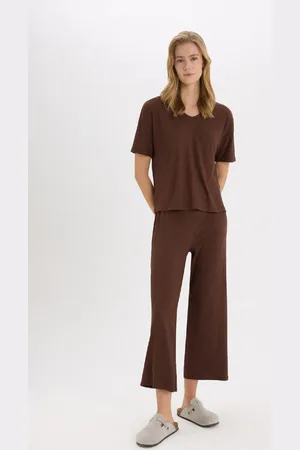 DeFacto Pyjama-set Zum Verlieben – Geripptes Leibchen, Kurze Ärmel, Kapri-pyjama-unterseite Mit Dehnbarer Taille für Damen - 2XL
