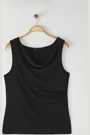 Trendyol Schwarze Gestrickte Plus-size-bluse Mit Degaje-ausschnitt für Damen - 3XL