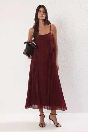 Trendyol Halbflaches, Plissiertes Maxi-tüllkleid In Burgunderrot Mit Schlitz für Damen - XS