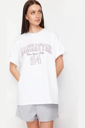 Trendyol Weißes Set Aus Übergroßen, Weit Geschnittenen Strickshorts Und T-shirt Mit Slogan-aufdruck für Damen - XS