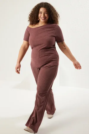 Trendyol Pflaumenfarbenes, Asymmetrisches Halsband, Strukturierter Stoff, Gestrickt, Übergröße, Bodenausschnitt, für Damen - 3XL
