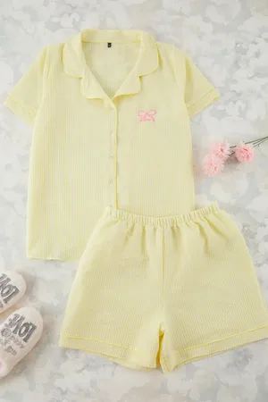 Trendyol Gelber Kaftan Mit Herz-stickerei-kombinationen, Pyjama-set Mit Struktur Am Ausschnitt für Damen - 42