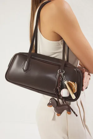 Trendyol Mini-bowling-umhängetasche Mit Braunem Hund Und Baseball-figuren-charm-detail für Damen - One Size