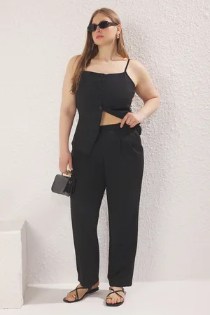 Trendyol Schwarze Hose Aus Plissiertem, Gewebtem Stoff Mit Geradem/straight-cut für Damen - 46