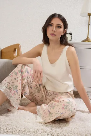 Trendyol Floral Lace Detaillierte Single Jersey Gestrickte Pyjamas Set für Damen - 42