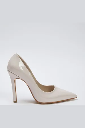 Trendyol Cremefarbene Lackleder-schuhe Mit Spitzer Zehenpartie Und Dünnem Stiletto-absatz für Damen - 37