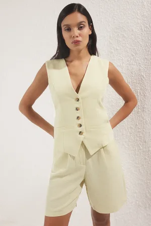 Trendyol Gelbe Weste Und Shorts Im Leinenlook Mit V-ausschnitt Und Gewebtem Unterteil-oberteil-set für Damen - 38
