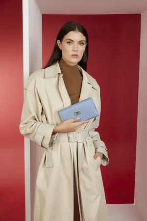 Pierre Cardin Blaue New Floater Clutch & Unterarmtasche für Damen - One Size