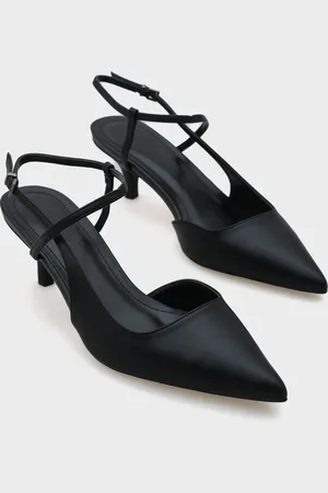 Capone Outfitters Perla Schuhe Mit Mittlerem Absatz, Knöchelriemen Und Spitzer Zehenpartie für Damen - 39