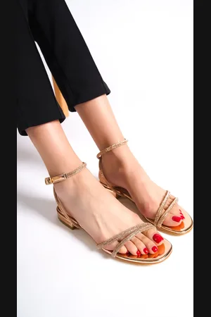 Capone Outfitters Coletta Sandalen Aus Spiegelstoff Mit Ovaler Zehenpartie Und Doppeltem Riemen Vorne Aus Stein für Damen - 40