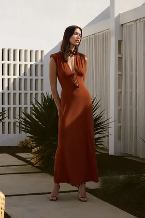 Trendyol Zimtfarbenes, Gestricktes, Langes, Stilvolles Abendkleid Mit V-ausschnitt Und Nacht-abschlusskleid für Damen - 38