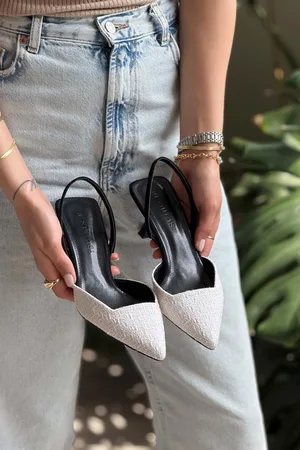 NİŞANTAŞI SHOES Ponnie Weiße Kelim-schuhe Mit Spitzer Zehenpartie Und Absatz für Damen - 36