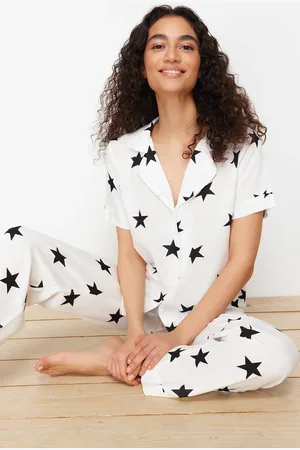 Trendyol Weißes Pyjama-set Aus Viskosegewebe Mit Sternmuster für Damen - 38