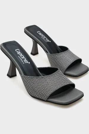 Capone Outfitters Maura Blunt Toe Single Strap Sanduhr Heeled Women
