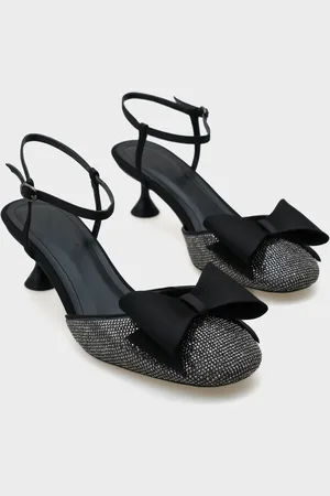 Capone Outfitters Phoebe Blunt Stone Toe Bow Satin Knöchelriemen Mid Heeled Stilvolle Schuhe für Damen - 40