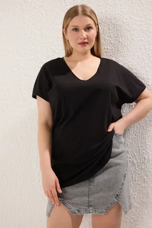 Trendyol Schwarzes T-shirt Mit V-ausschnitt, Lang, Groß, für Damen - 3XL