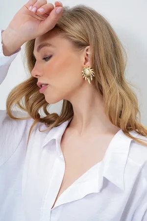 Trend Alacati stili Ohrringe Mit Goldfarbenen Stahlplatten Und Perlen, Detailliertem Fransen, für Damen - One Size