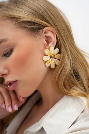 Trend Alacati stili Gelbe Perlenohrringe Mit Gänseblümchenmotiv für Damen - One Size