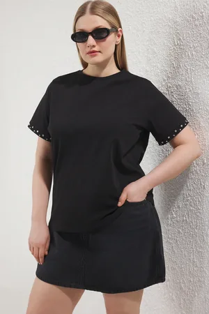 Trendyol Schwarzes Stone Accessoire Detailliertes T-shirt Mit Normaler Form für Damen - 2XL
