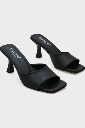 Capone Outfitters Maura Blunt Toe Single Strap Sanduhr Heeled Women