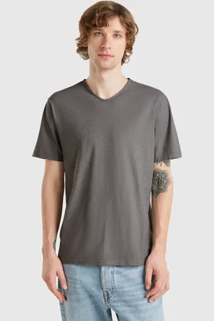 Benetton T-shirt Aus 100 % Baumwolle Mit V-ausschnitt