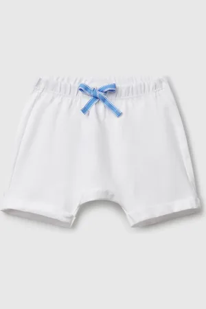 Benetton Shorts Mit Patch Auf Der Rückseite