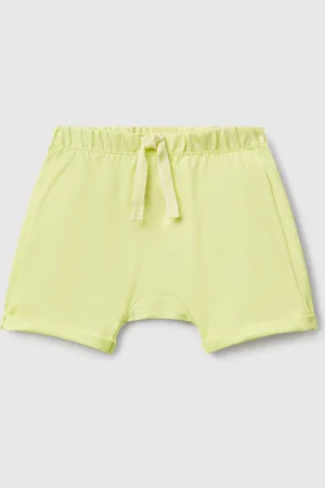 Benetton Shorts Mit Patch Auf Der Rückseite