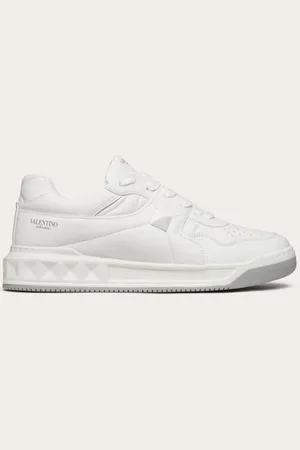 VALENTINO GARAVANI LOW-TOP-SNEAKERS ONE STUD AUS NAPPALEDER Mann 38