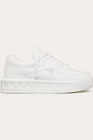 VALENTINO GARAVANI ONE STUD XL LOW-TOP-SNEAKER AUS NAPPALEDER Mann 38