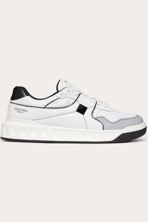 VALENTINO GARAVANI LOW-TOP-SNEAKERS ONE STUD AUS NAPPALEDER Mann 38