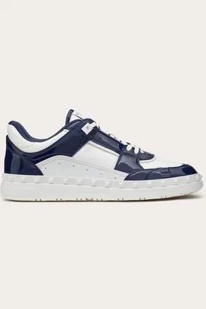 VALENTINO GARAVANI FREEDOTS LOW-TOP-SNEAKER AUS LACKLEDER Mann 40.5