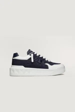 VALENTINO GARAVANI LOW-TOP-SNEAKER ONE STUD XL AUS SYNTHETISCHEM MATERIAL AUS NAPPALEDER UND TOILE ICONOGRAPHE-JACQUARD Mann 38.5