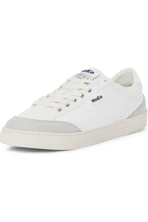 MOEA Sneaker
