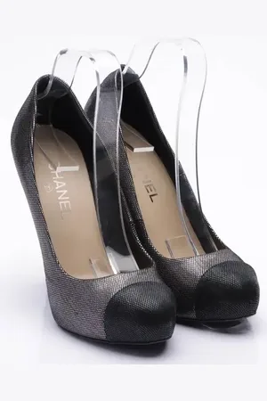 CHANEL Pumps EUR 39,5 Silber