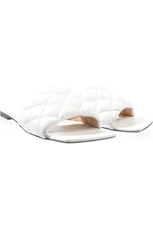 Bottega Veneta Padded Sandalen EUR 38