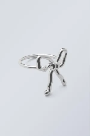 Weekday Ring mit Schleife