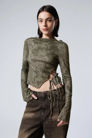 Weekday Top mit seitlicher Bindung