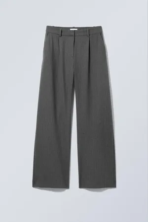 Weekday Relaxte, mittelhoch sitzende Bundfaltenhose