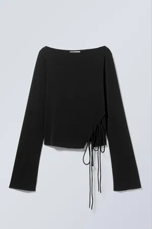 Weekday Top mit seitlicher Bindung