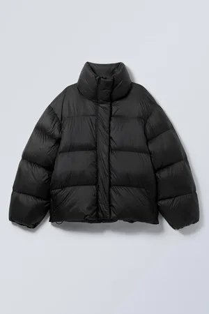 Weekday Oversized-Pufferjacke aus recycelten Daunen