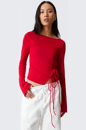 Weekday Top mit seitlicher Bindung