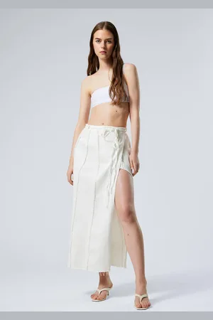 Weekday Maxi-Wickelrock aus Denim mit offenen Kanten