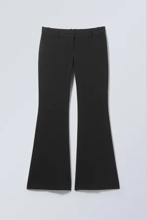 Weekday Schmale Anzughose mit Schlag und niedriger Taille