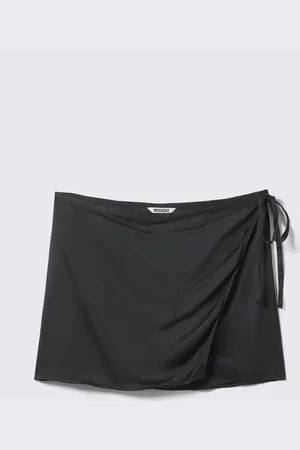 Weekday Mini-Rock im Wickel-Design aus Satin